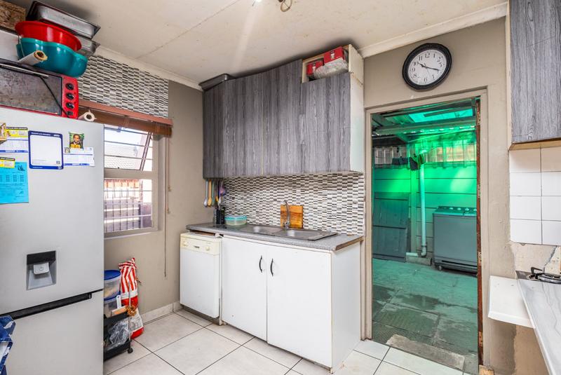 4 Bedroom Property for Sale in Pelican Park Western Cape